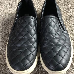 Steve Madden size 7.5M ECENTRCQ SLIP-ON SNEAKER